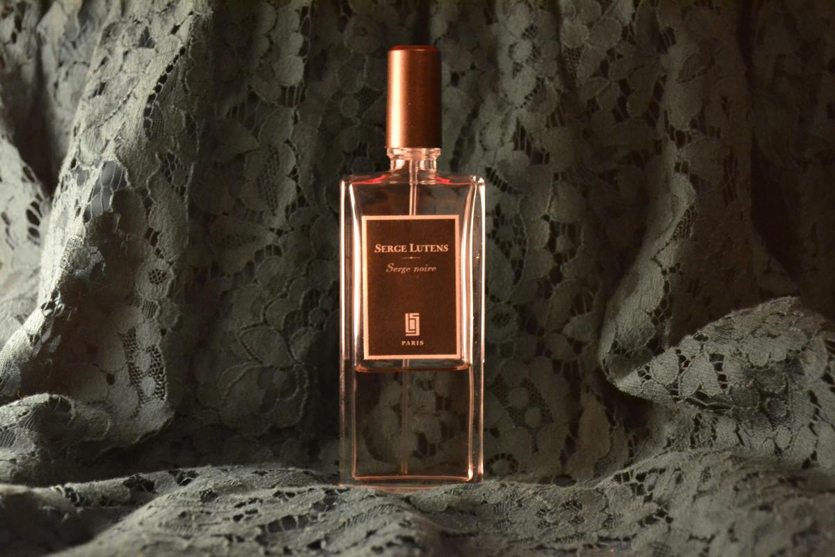 Магазин мастера серж энд света. Serge Lutens Datura Noir. Серж Нуар Серж лютенс. Серж лютен целлофановая ночь. Serge Lutens sarrasins.