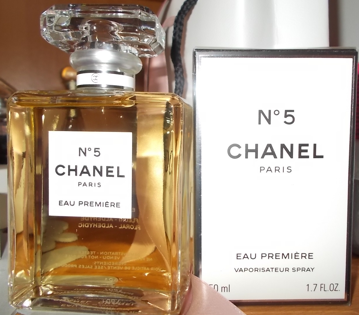 Chanel 5 оригинал. Chanel 5 EDP 50 ml. Chanel 5 Eau Premiere 50 ml. Шанель Шанель 5. Шанель 5 духи женские.