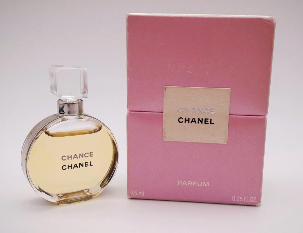 Шанель яблоко духи. Chanel chance Parfum 7.5ml. Chanel chance 7.5 ml. Шанель шанс духи 5 мл. Шанель шанс туалетная вода золотое яблоко.
