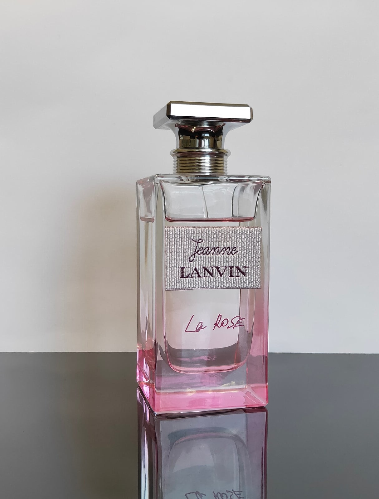 Lanvin Jeanne la Rose. Lanvin Jeanne 4.5ml EDP Mini. Lanvin Jeanne la Plume 100 ml. 1680 Рублей.. Ланван розовый упаковка и флакон.