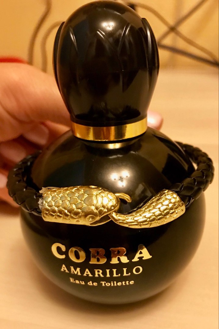 Туалетная вода кобра. Cobra Queen духи. Beautimatic Cobra духи. Кобра духи женские 1995. Черная Кобра духи.