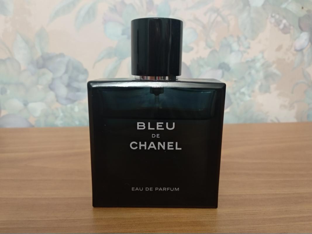 Chanel eau bleu. Chanel bleu de Chanel. Chanel bleu de Chanel 2018 100мл. Парфюм Chanel Blue Eau de Parfum. Блю де Шанель Еау де Парфюм.