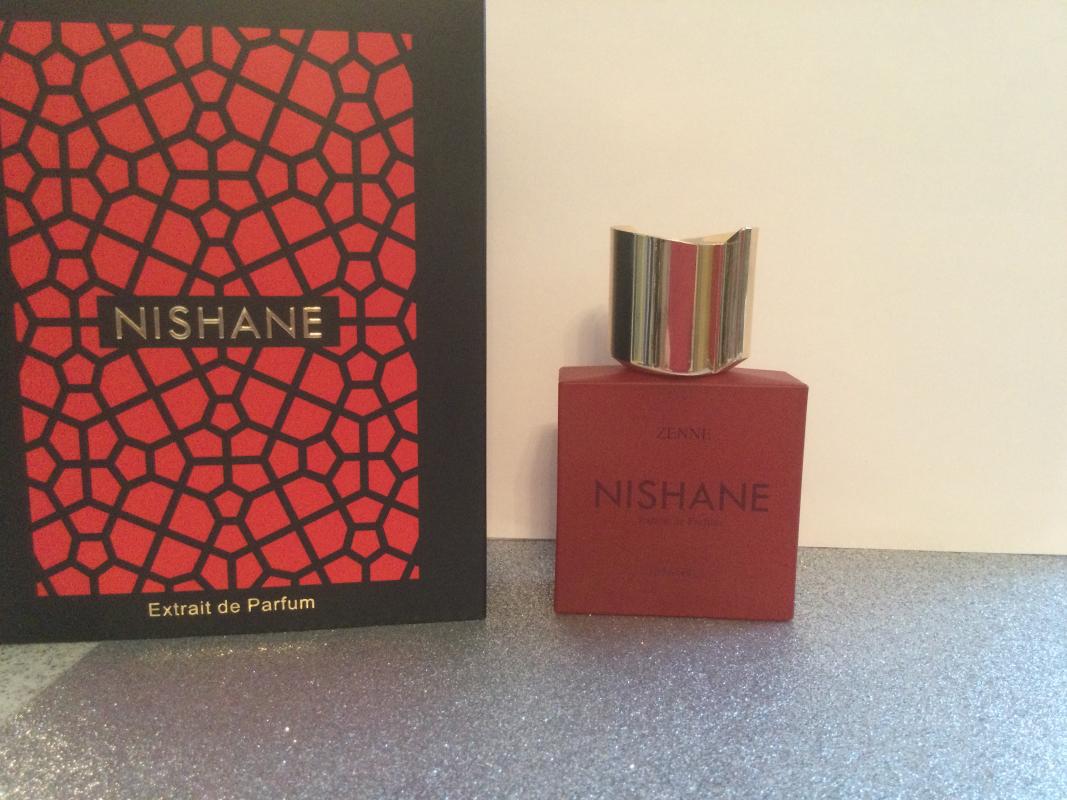Nishane zenne. Нишане Зенне. Zenne Парфюм. Хациват Парфюм. Nishane флакон в оплетке.