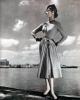 Прикрепленное изображение: jean-patchett-1951--dress-by-jacques-fath.jpg