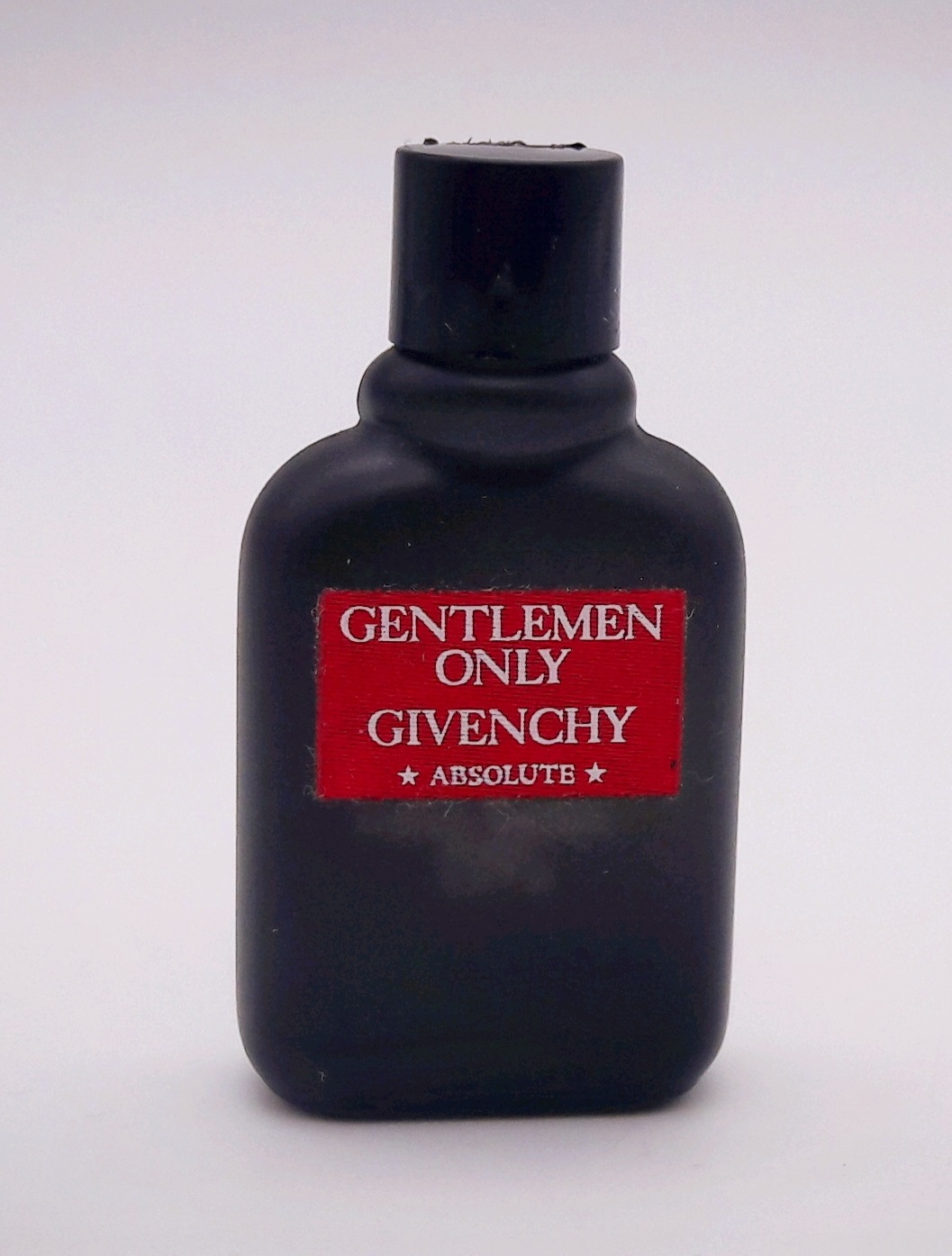 Givenchy Gentlemen only absolute 100 ml тестер. Gentleman миниатюра. Миниатюра живанши.