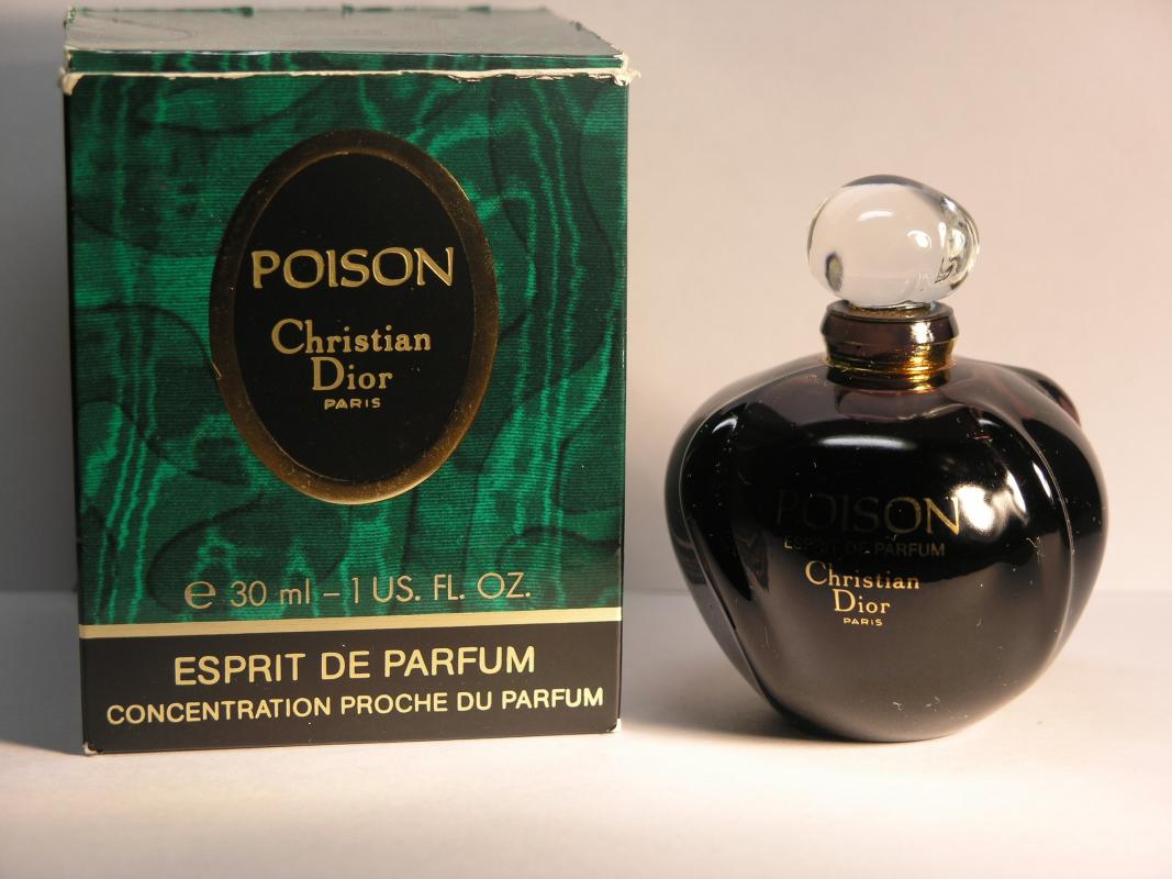 Poison туалетная вода. Духи пуазон Кристиан диор Винтаж. Poison Hypnotic Christian Dior зеленый. Christian Dior Poison духи Винтаж. Кристиан диор пуазон 1990 год.