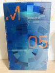Escentric Molecules, Molecule 05