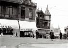 Прикрепленное изображение: Бутик CHANEL в Биаррице, 1931 год. Фотография Сибергера ©Национальная библиотека Франции.jpg