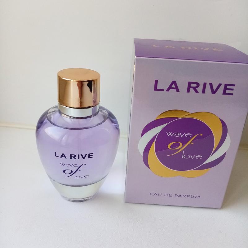Парфюм с волной. La rive туалетная вода женская. 90 мл. La rive туалетная вода женская. In love la rive версия аромата.