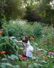 Прикрепленное изображение: Victoire+in+her+vegetable+garden.jpg