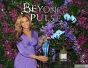 Прикрепленное изображение: Beyoncé-Launches-new-fragrance-Pulse-on-Dream-Downtown-Hotel-NY-21-Sept-2011-3.jpg