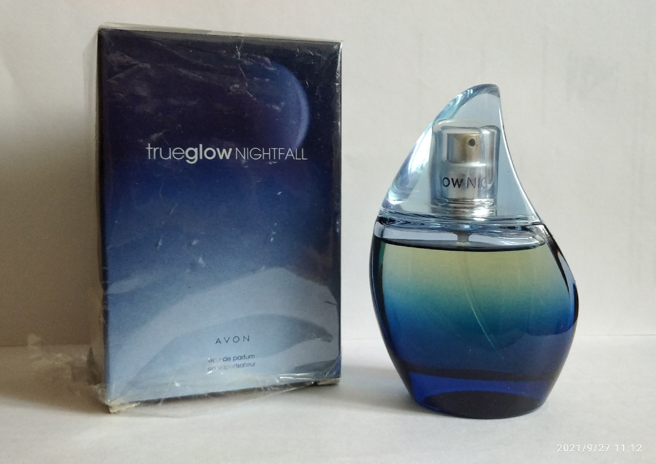 True glow. Эйвон туалетная вода тру Глоу. True Glow Nightfall Avon для мужчин. Тру Глоу Найтфалл отзывы.